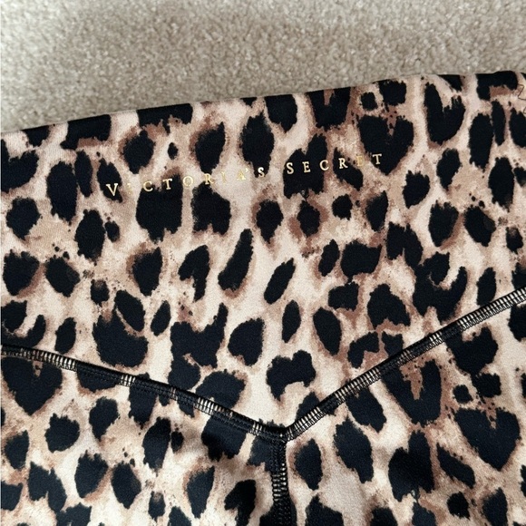 Victoria’s Secret incredible essential legging leopard print medium - Picture 8 of 8